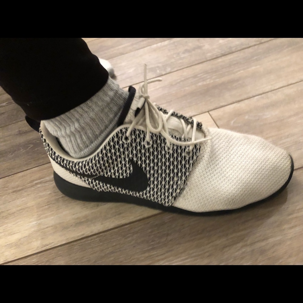 Men’s Nike shoes size 10